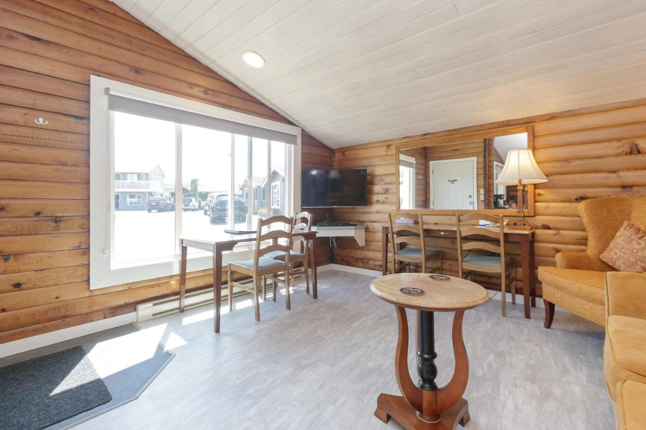 The Cedarwood Inn & Suites Sidney Kültér fotó