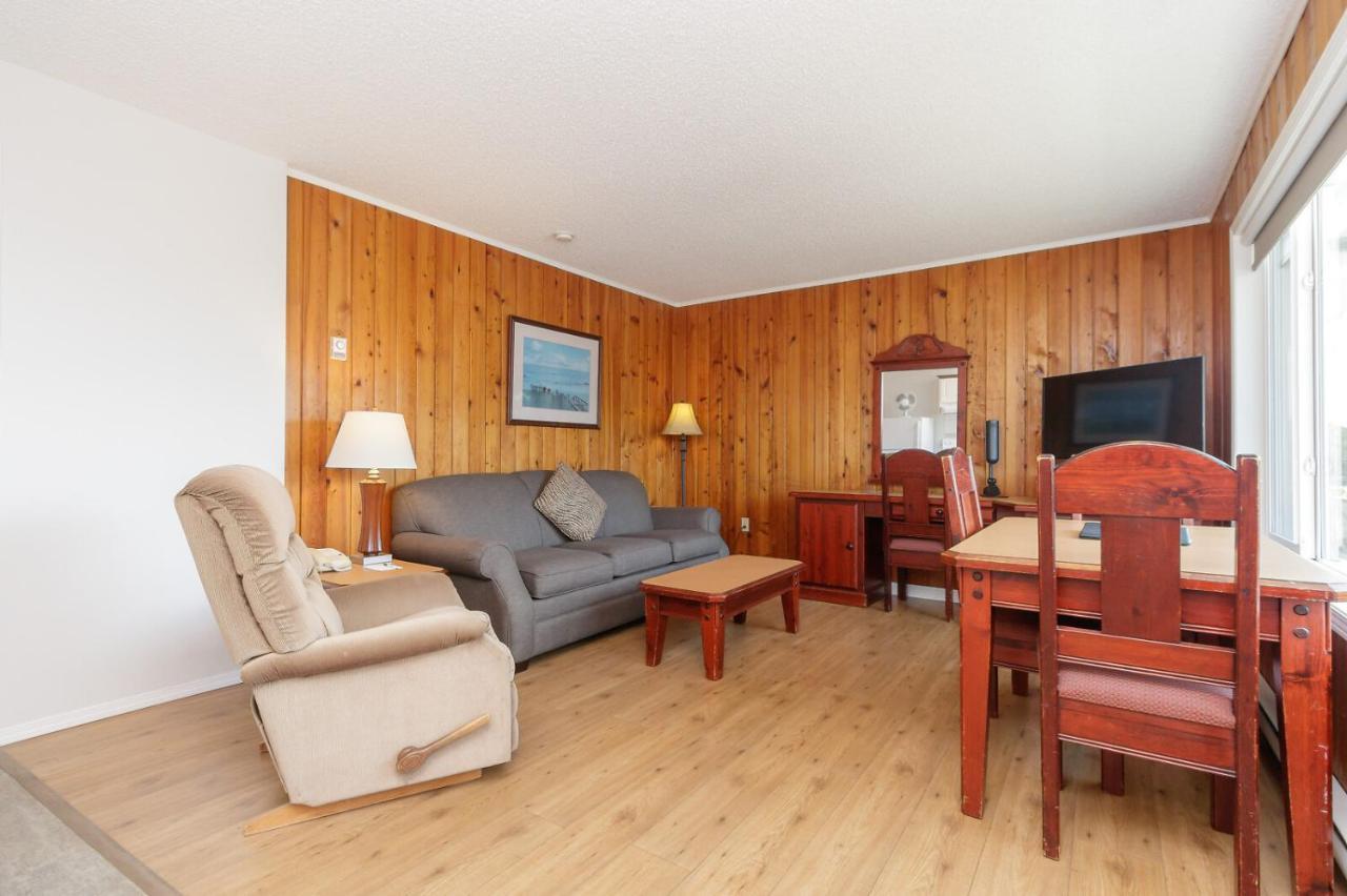 The Cedarwood Inn & Suites Sidney Kültér fotó