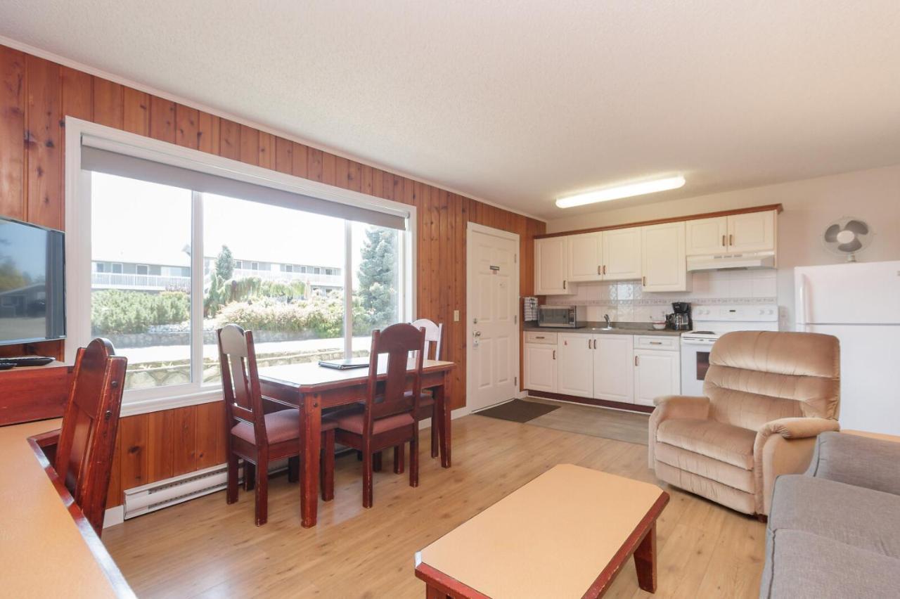 The Cedarwood Inn & Suites Sidney Kültér fotó