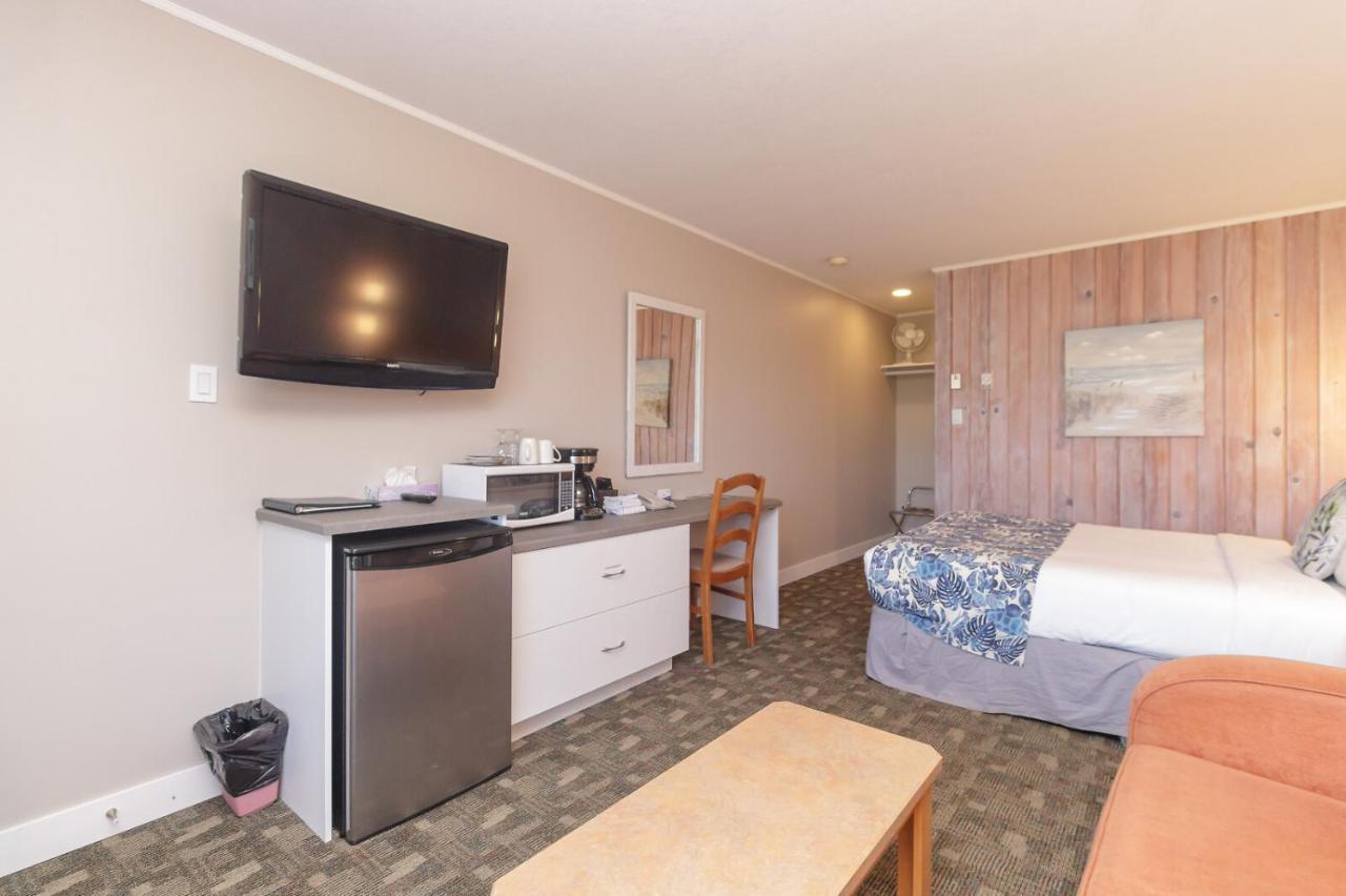 The Cedarwood Inn & Suites Sidney Kültér fotó