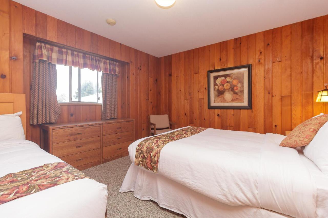The Cedarwood Inn & Suites Sidney Kültér fotó