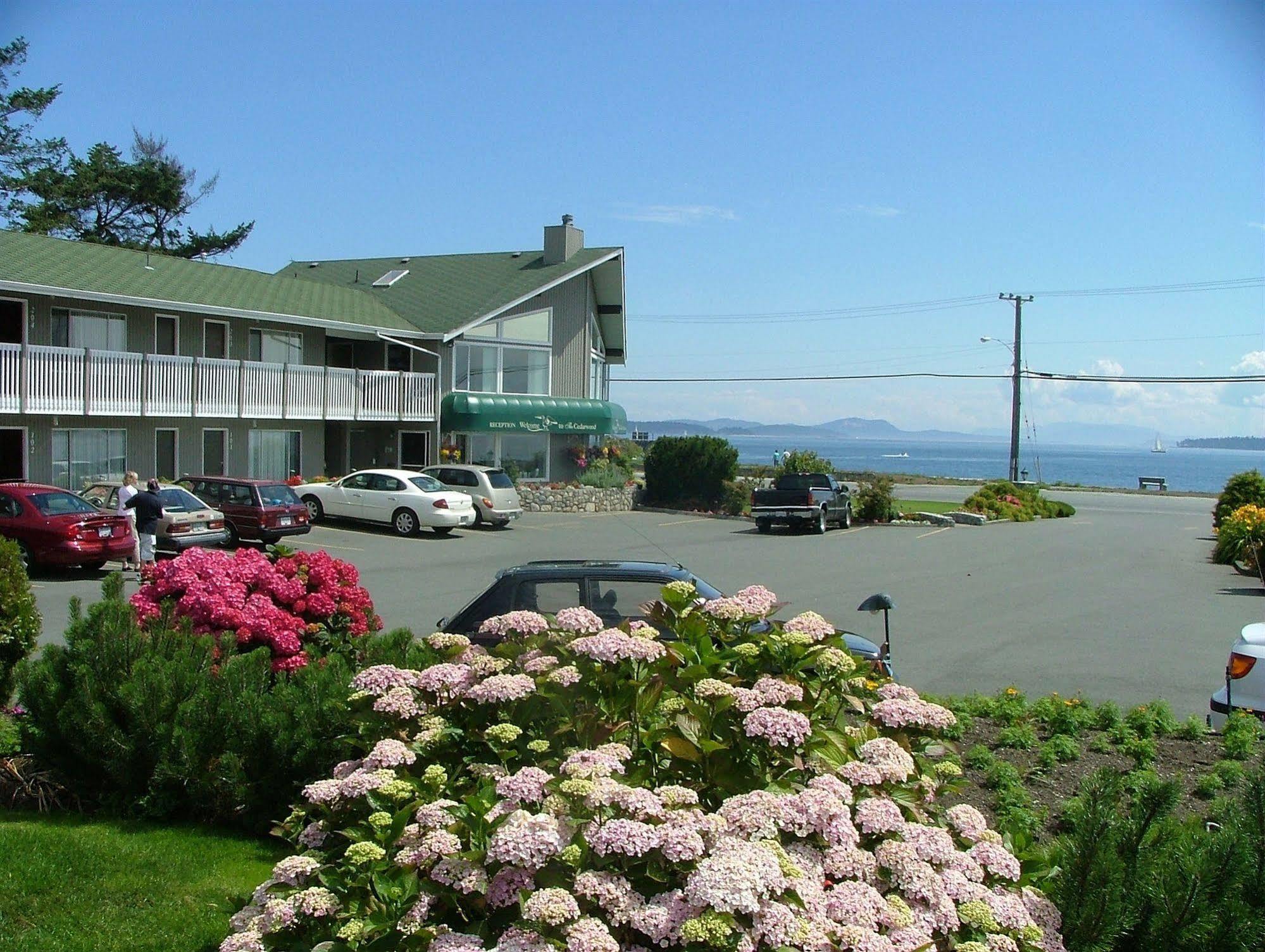 The Cedarwood Inn & Suites Sidney Kültér fotó