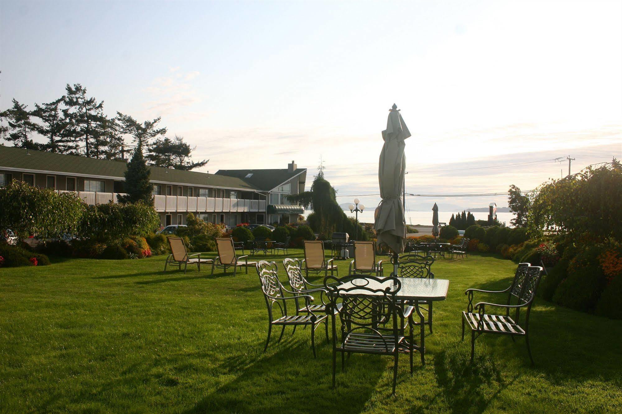 The Cedarwood Inn & Suites Sidney Kültér fotó