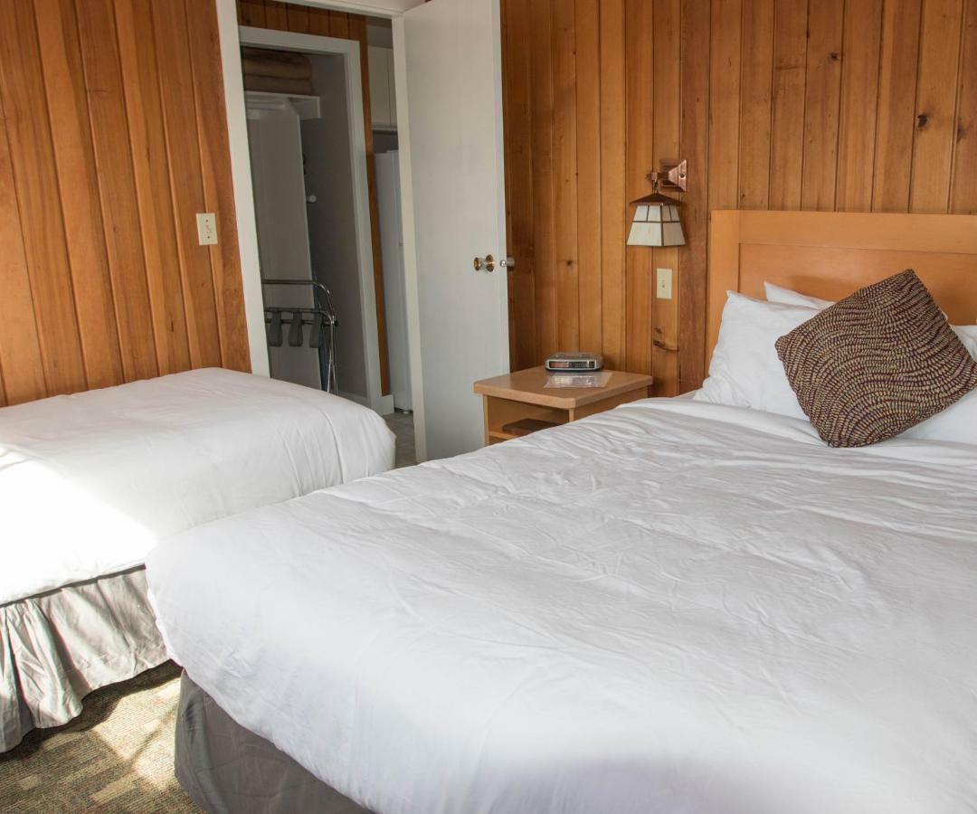 The Cedarwood Inn & Suites Sidney Kültér fotó