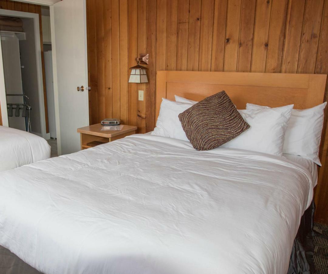 The Cedarwood Inn & Suites Sidney Kültér fotó