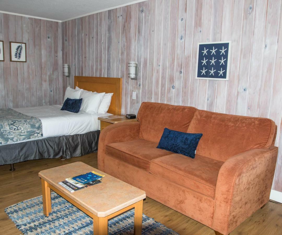 The Cedarwood Inn & Suites Sidney Kültér fotó